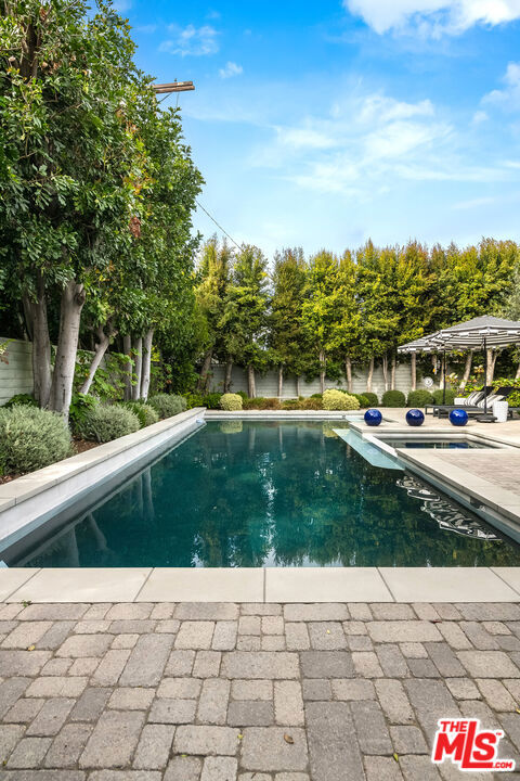 13109 Valley Vista Boulevard, Studio City CA: https://media.crmls.org/mediaz/35f717d0-9738-45b9-bbfe-144565732632.jpg