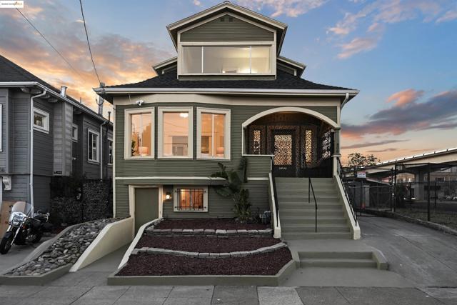 806 54Th St, Oakland CA: https://media.crmls.org/mediaz/35f778fe-b152-4a69-9d5c-c9c8495ac659.jpg