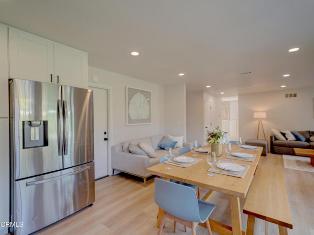 Detail Gallery Image 14 of 37 For 29047 Ironwood Ln, Saugus,  CA 91390 - 3 Beds | 3/1 Baths