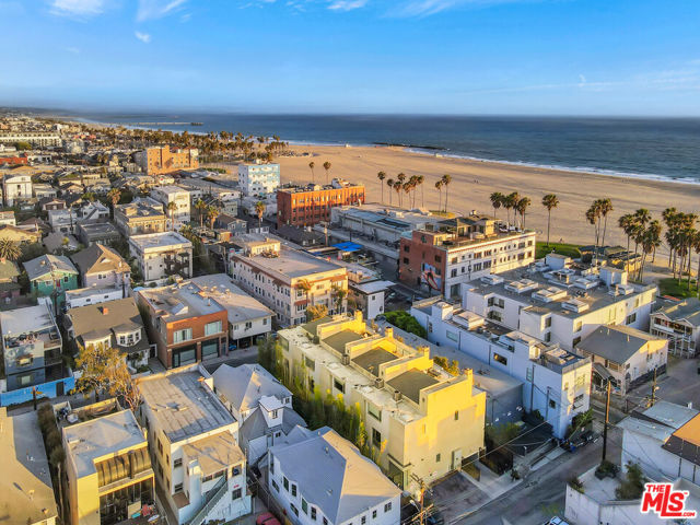 25 Brooks Avenue, Venice CA: https://media.crmls.org/mediaz/35f7e229-f991-48aa-9a5e-c823d059ed9a.jpg