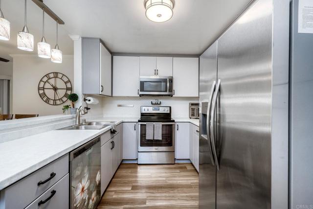 Detail Gallery Image 14 of 43 For 10250 Caminito Cuervo #15,  –,  CA 92108 - 2 Beds | 2 Baths