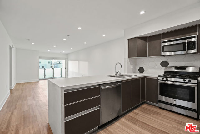 120 S Orlando Avenue, Los Angeles CA: https://media.crmls.org/mediaz/35f86bd8-3408-47eb-a404-3e737f40cdc4.jpg