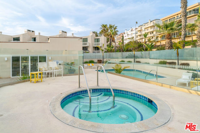 7301 Vista Del Mar, Playa del Rey CA: https://media.crmls.org/mediaz/35f8d256-e312-4aa9-be2c-616ff0f4870e.jpg