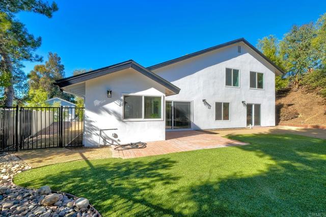 10265 Aviary Drive, San Diego CA: https://media.crmls.org/mediaz/35f8e4f5-2ff9-476f-999c-fbb820fa11cd.jpg