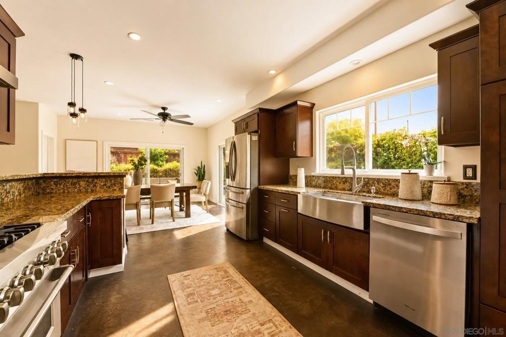 981 Robin Ct. - photo 3