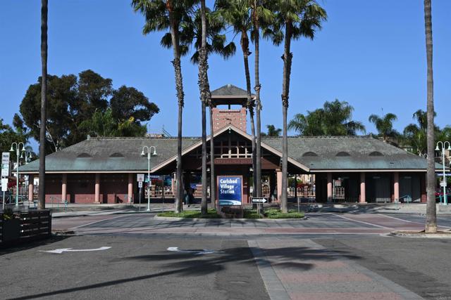 3190 Falcon Drive, Carlsbad CA: https://media.crmls.org/mediaz/35face09-6ab4-4e57-8d23-b09b9521ec51.jpg