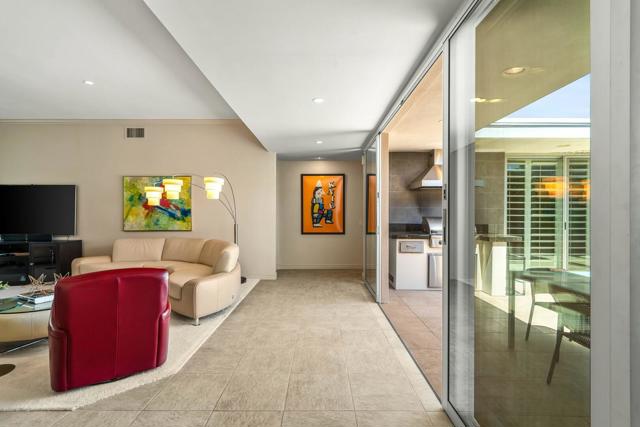 72205 El Paseo, Palm Desert CA: https://media.crmls.org/mediaz/35fb0781-3131-4b61-8a3a-c43460031564.jpg