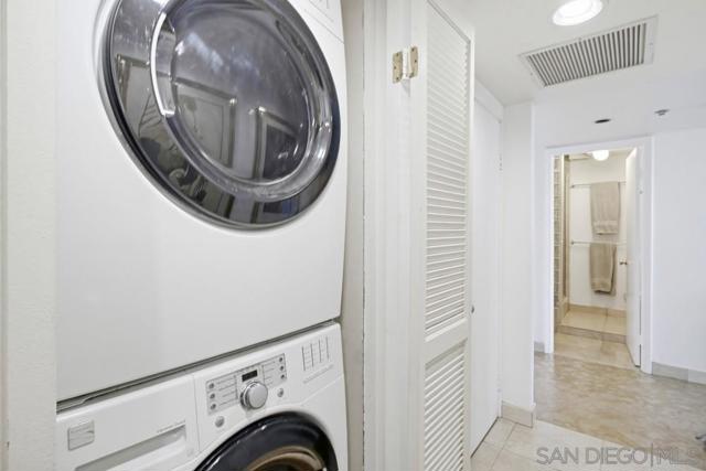 1820 Avenida Del Mundo, Coronado CA: https://media.crmls.org/mediaz/35fb80e4-53b1-49d2-a5fe-c64bd2273410.jpg