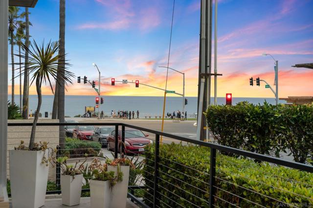 165 Pine Ave, Carlsbad CA: https://media.crmls.org/mediaz/35fbfbc6-9311-4d32-9eee-6af79e4ca072.jpg