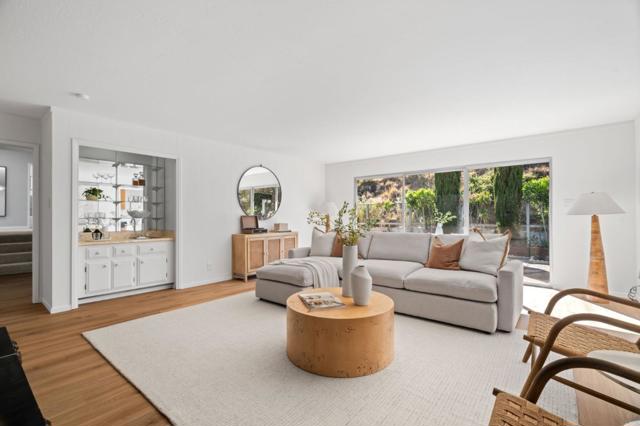 942 Viewridge Drive, San Mateo CA: https://media.crmls.org/mediaz/35fc6a4f-7adf-4943-a54a-13cdde512dd8.jpg