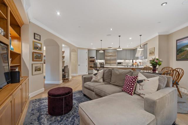 1040 Genter St, La Jolla CA: https://media.crmls.org/mediaz/35fc8fd2-2c02-4965-bd48-9b15eef62e3f.jpg