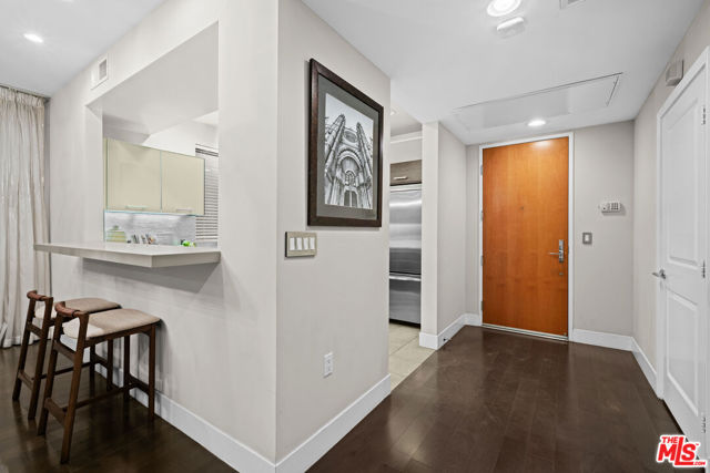 1411 N Detroit Street, Los Angeles CA: https://media.crmls.org/mediaz/35fcd0be-28d7-46ed-99e9-d90eef4e5324.jpg