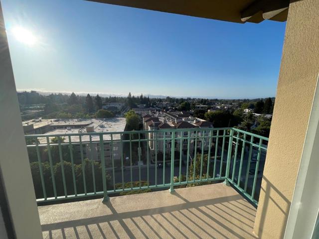 1 Baldwin Avenue, San Mateo CA: https://media.crmls.org/mediaz/35fde56c-db7e-49a6-9654-960eb7d91db6.jpg