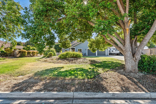 3773 English Drive, Hemet CA: https://media.crmls.org/mediaz/35fe4906-b0f0-43e7-84e8-4b11fb0be17a.jpg