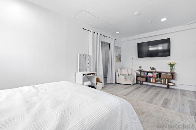 4838 Mount Saint Helens Dr, San Diego CA: https://media.crmls.org/mediaz/35ff0894-0a13-4168-ae5f-fcbc6272c232.jpg