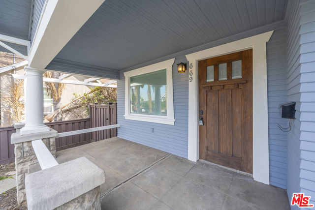 669 W Sepulveda Street, San Pedro CA: https://media.crmls.org/mediaz/35ff248e-8bc8-42f6-848f-d01d139321d8.jpg