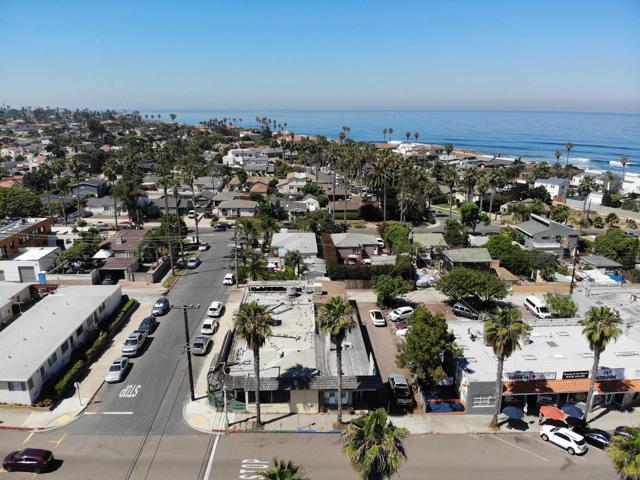 4705 Point Loma Ave, San Diego CA: https://media.crmls.org/mediaz/35ff4dc6-7fce-4216-b85c-2dd5f32bbb94.jpg