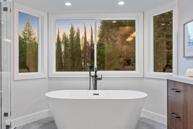 25 Mackenzie, Danville CA: https://media.crmls.org/mediaz/35ffcac0-03fb-408f-af7d-544424253448.jpg