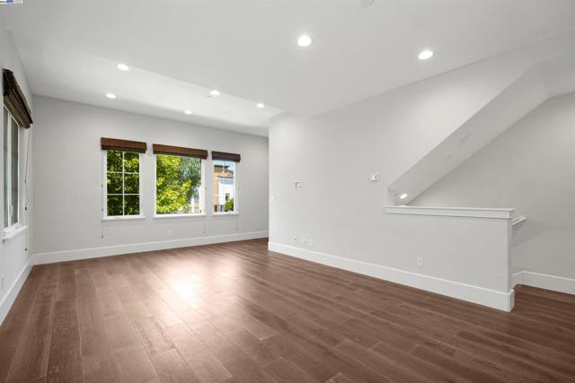 184 Stevenson Blvd, Fremont CA: https://media.crmls.org/mediaz/3600a2ad-d7f7-4c3b-bd6d-dc85f6a5c507.jpg