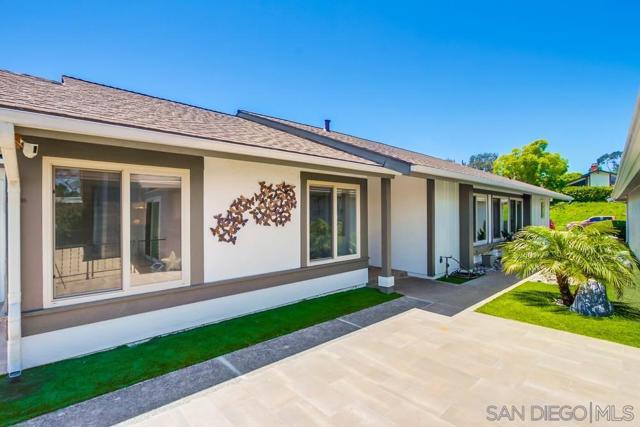 1315 Camino Linda Dr, San Marcos CA: https://media.crmls.org/mediaz/3600e4de-b03f-4daf-81f4-1e4e8d6db98e.jpg