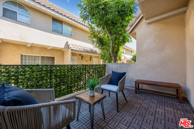 14365 Foothill Boulevard, Sylmar CA: https://media.crmls.org/mediaz/36014e78-fc05-49c9-aa85-b8d706f18d1d.jpg