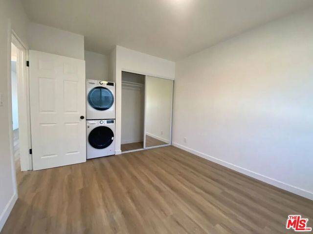 5115 Clinton Street, Los Angeles CA: https://media.crmls.org/mediaz/36024369-a42e-4eb7-868f-3b46d4503e53.jpg