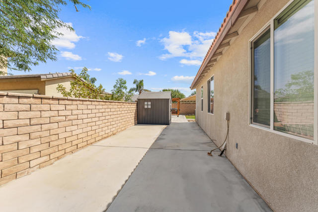 80619 Stortford Avenue, Indio CA: https://media.crmls.org/mediaz/3602f086-eec5-482e-8ba6-00068f6c4907.jpg