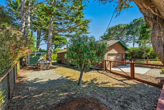 430 Marine Boulevard, Moss Beach CA: https://media.crmls.org/mediaz/36036f26-a6f2-4198-9e94-b71c6087f346.jpg