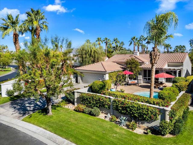 78999 Breckenridge Drive, La Quinta CA: https://media.crmls.org/mediaz/360374b6-0546-4eff-b1e6-bf097077f736.jpg