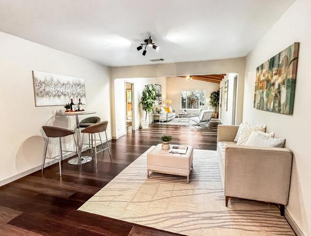 315 King Street, Redwood City CA: https://media.crmls.org/mediaz/36038fbb-cf75-4d61-81dc-ef3cad6b962b.jpg