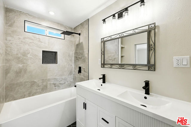 8853 S Halldale Avenue, Los Angeles CA: https://media.crmls.org/mediaz/3603a152-1feb-4147-aa8f-dc340a4b0071.jpg