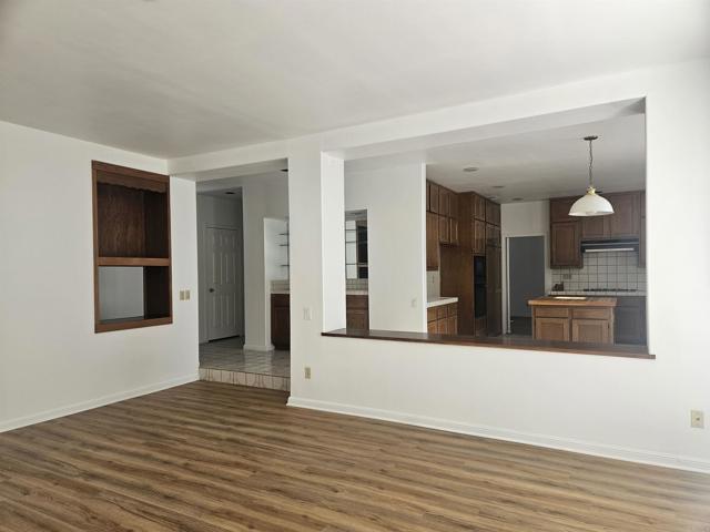 Detail Gallery Image 9 of 28 For 4515 Ocean Valley Ln, San Diego,  CA 92130 - 6 Beds | 3 Baths