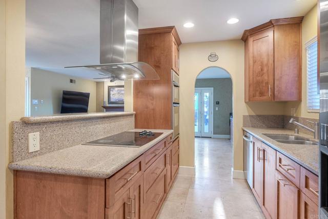 4410 Charger Boulevard, San Diego CA: https://media.crmls.org/mediaz/3604371e-b822-4e61-8322-e93189abba28.jpg