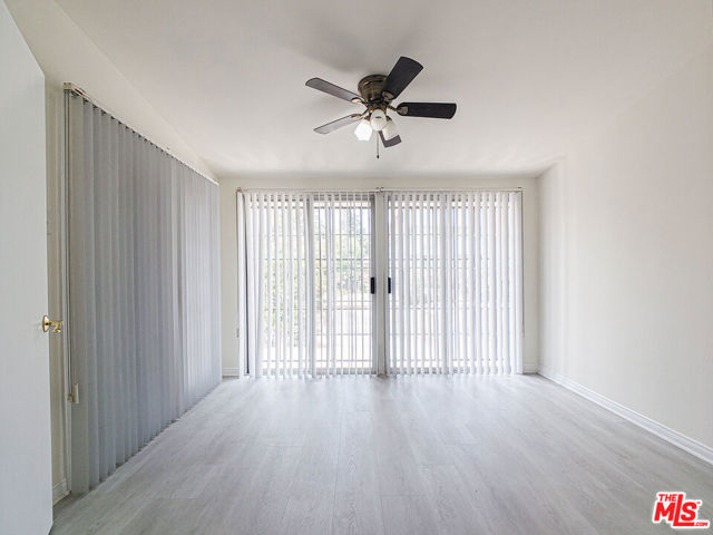 336 S Wilton Place, Los Angeles CA: https://media.crmls.org/mediaz/36048fdc-3c80-460b-b47b-2ebcdddf0d5f.jpg