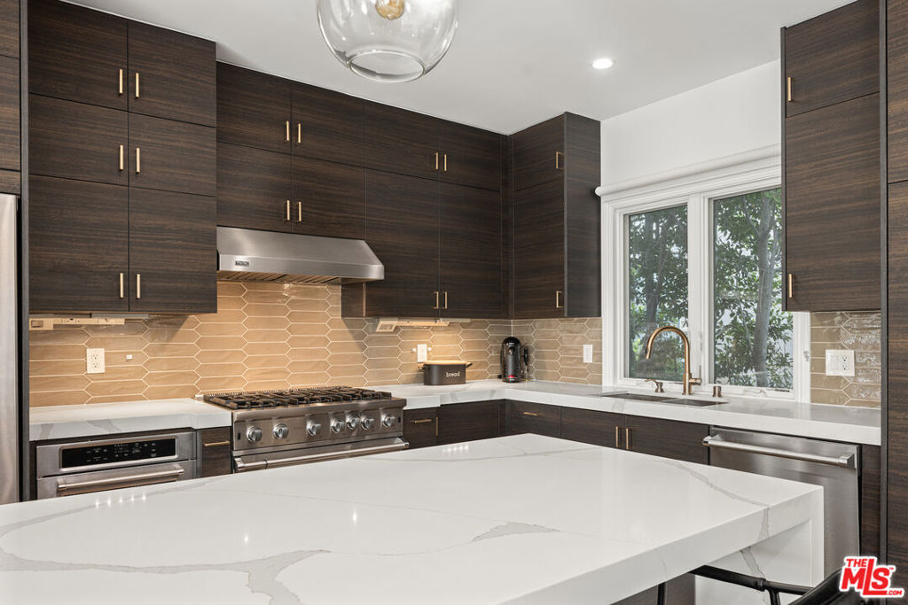 MLS #25575953 img 11