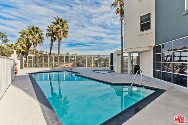 171 N Church Lane, Los Angeles CA: https://media.crmls.org/mediaz/3605257d-612a-436c-8ac0-a0ca87f83b28.jpg