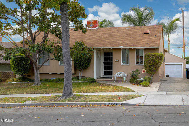 Detail Gallery Image 1 of 40 For 2723 N Keystone St, Burbank,  CA 91504 - 3 Beds | 2 Baths