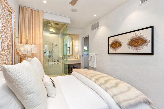 Detail Gallery Image 17 of 57 For 3709 Ocean Front Walk, San Diego,  CA 92109 - 3 Beds | 3/1 Baths