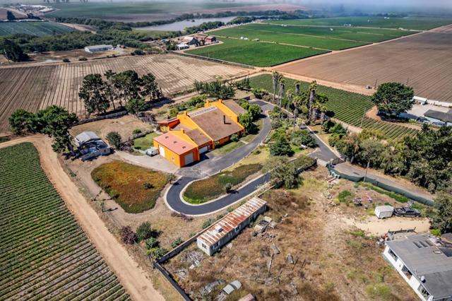 125 Springfield Road, Moss Landing CA: https://media.crmls.org/mediaz/36068126-5784-4112-b5a3-0eb5e41d6204.jpg