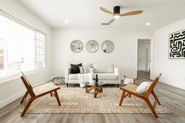 9376 Starcrest Dr, Santee CA: https://media.crmls.org/mediaz/3606bcd0-4fb3-4b8b-8092-1190af56701b.jpg