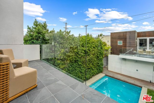 714 California Avenue, Venice CA: https://media.crmls.org/mediaz/360717ec-a319-47ac-a9bc-fa5bb9fe272c.jpg