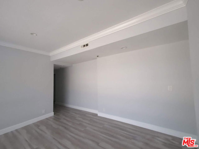 1844 Thayer Avenue, Los Angeles CA: https://media.crmls.org/mediaz/36073a95-fdbc-4978-9e85-5239374ab150.jpg
