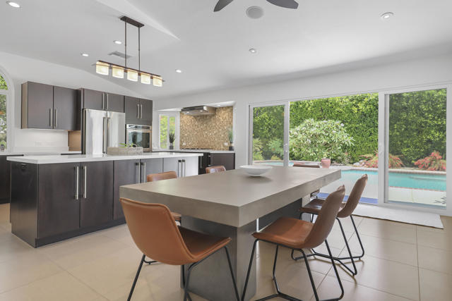 70825 Ironwood Drive, Rancho Mirage CA: https://media.crmls.org/mediaz/3607851e-4436-4c82-9125-1f3fe31ee2bc.jpg