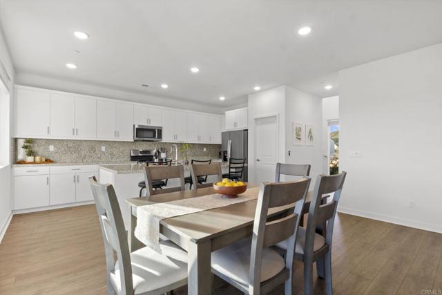 Detail Gallery Image 19 of 52 For 35182 Orchard Trl, Fallbrook,  CA 92028 - 4 Beds | 3 Baths