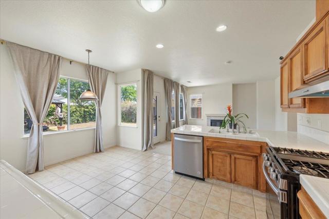 1446 Nottingham Circle, Los Banos CA: https://media.crmls.org/mediaz/3608e5d6-bb15-4a8f-819f-be99377592fc.jpg