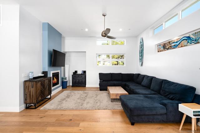 4563 Point Loma Ave, San Diego CA: https://media.crmls.org/mediaz/360925af-5b07-4359-bdfa-6de8ecc95650.jpg