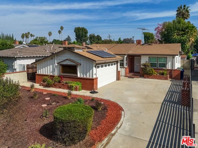 6938 Balboa Boulevard photo 1