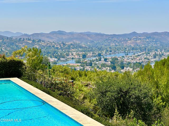 31445 Glenbridge Road, Westlake Village CA: https://media.crmls.org/mediaz/3609cda0-ee69-478c-9687-f1b4cefadee3.jpg