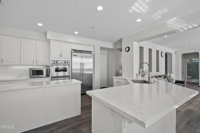 2012 Keltic Lodge Drive, Oxnard CA: https://media.crmls.org/mediaz/3609e6ac-befb-43b0-b0bb-04b122c99b6a.jpg