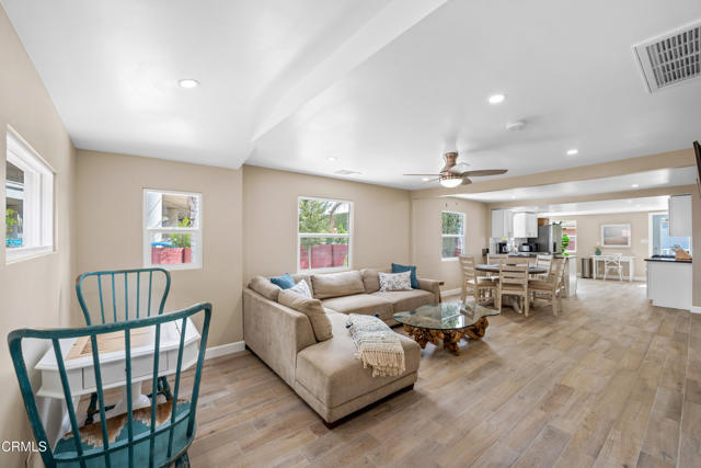 Detail Gallery Image 5 of 23 For 201 S S Olive St, Ventura,  CA 93001 - 3 Beds | 2 Baths